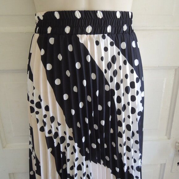 Tahari Black & White Pleated Polka Dot Skirt S - Picture 4 of 8